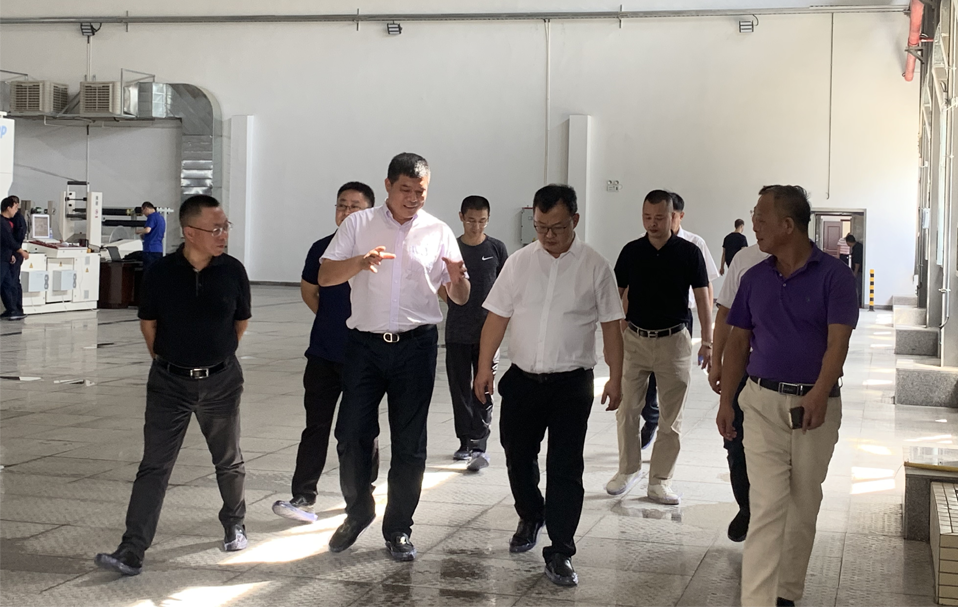 福清市代市长张新怿一行辅导 莅临GA黄金甲(中国)最新官方网站新资料科技工业园参观调研